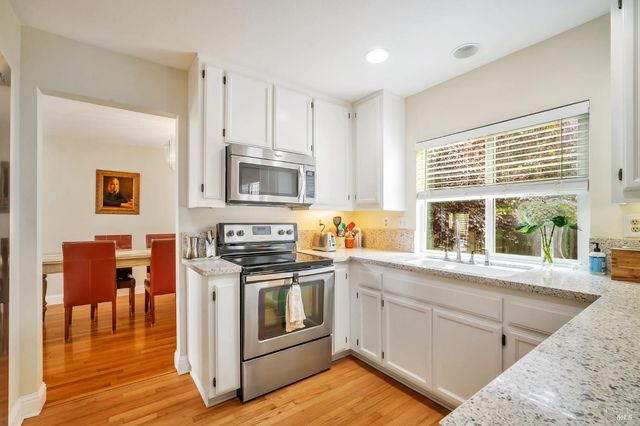 9793 Montego Ct, Windsor, CA 95492