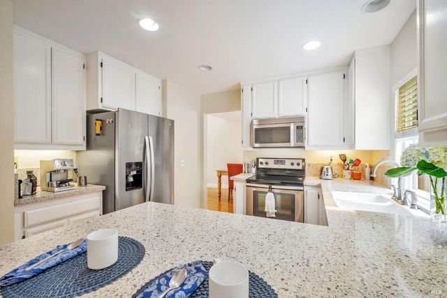 9793 Montego Ct, Windsor, CA 95492