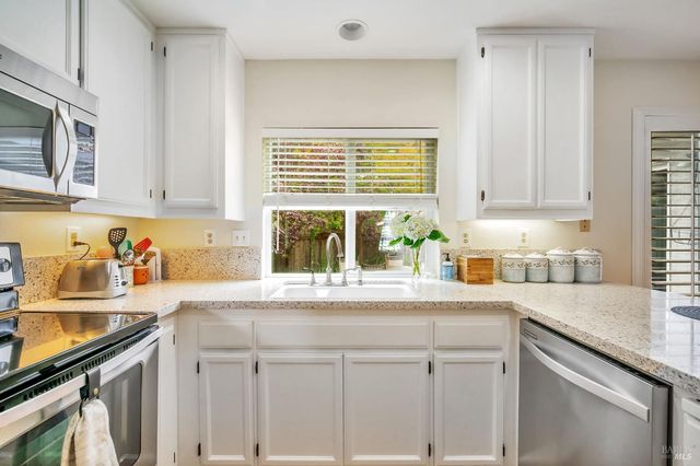 9793 Montego Ct, Windsor, CA 95492