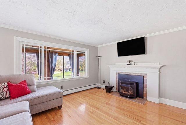 114 Billington St, Plymouth, MA 02360