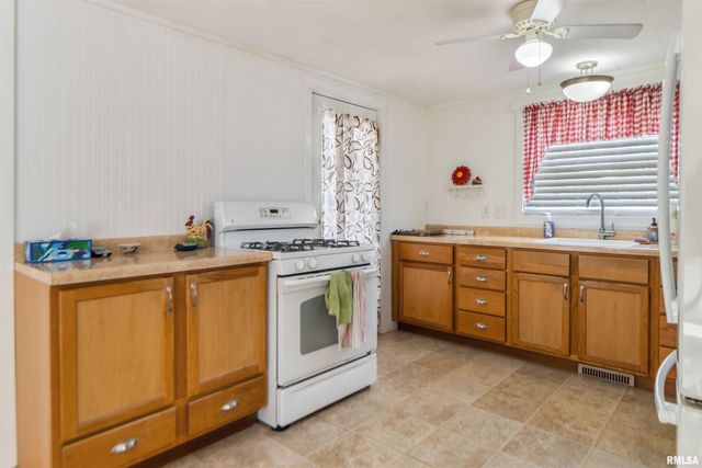 202 N ALEXANDER Street, Alexis, IL 61412