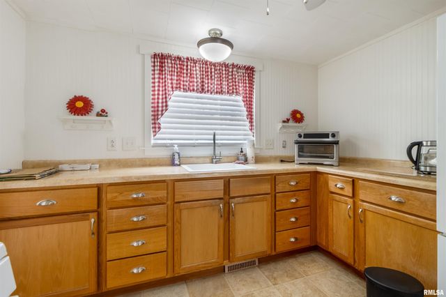 202 N ALEXANDER Street, Alexis, IL 61412