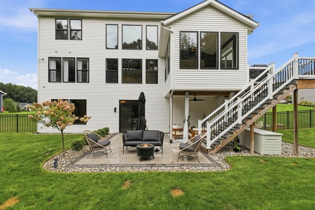 9336 Sunset Ridge Drive, Rockford, MI 49341
