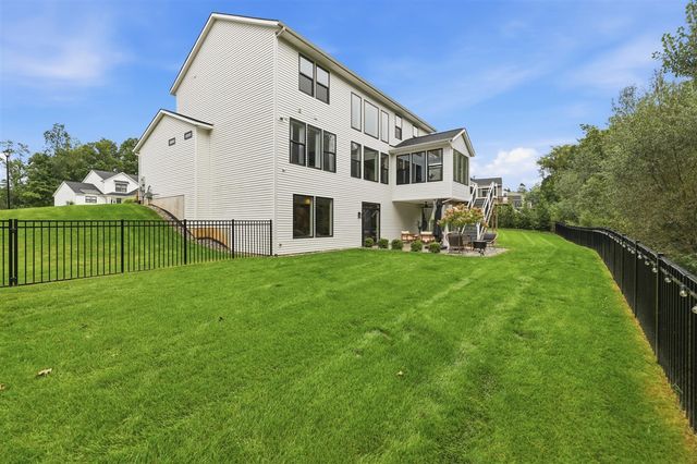 9336 Sunset Ridge Drive, Rockford, MI 49341