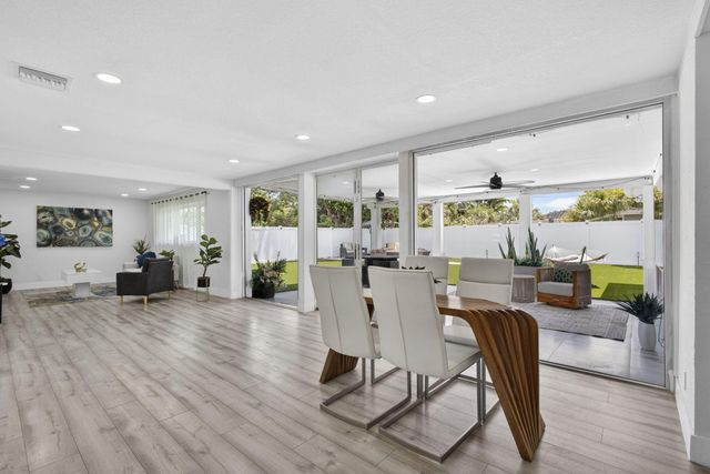 326 Alhambra Place, West Palm Beach, FL 33405