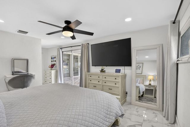 326 Alhambra Place, West Palm Beach, FL 33405