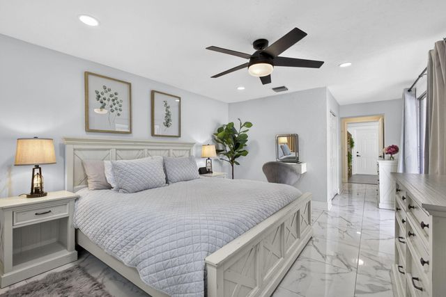 326 Alhambra Place, West Palm Beach, FL 33405
