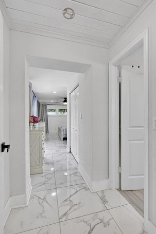 326 Alhambra Place, West Palm Beach, FL 33405