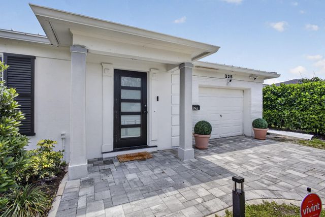 326 Alhambra Place, West Palm Beach, FL 33405