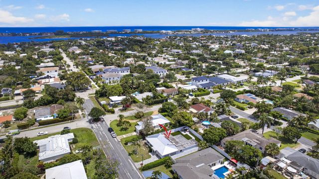 326 Alhambra Place, West Palm Beach, FL 33405