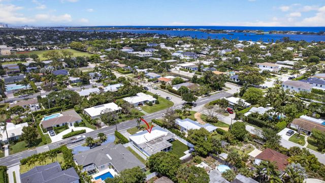 326 Alhambra Place, West Palm Beach, FL 33405