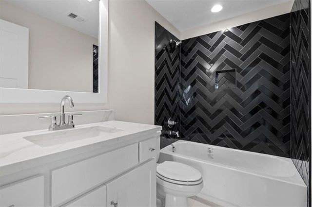 15474 W 171st Place, Olathe, KS 66062