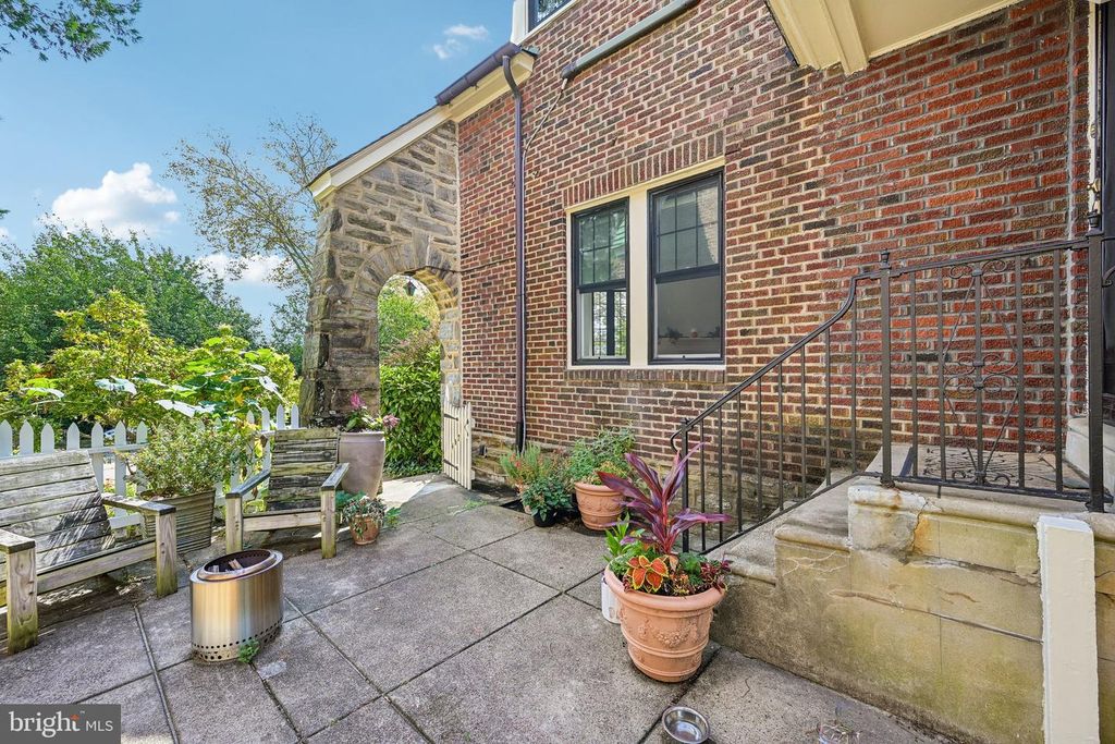 407 WADSWORTH AVE, Philadelphia, PA 19119 — photo 2