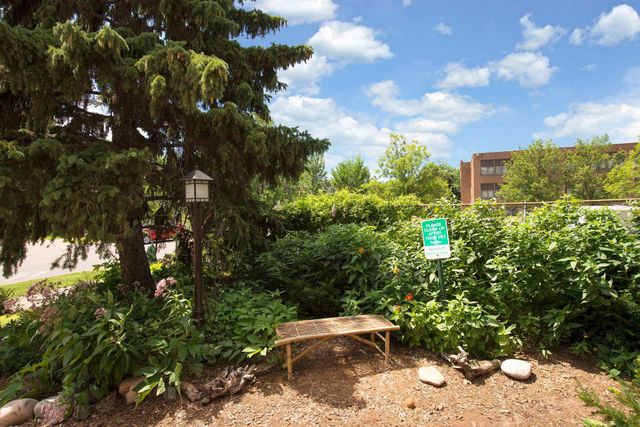 2800 W 44th Street 603, Minneapolis, MN 55410