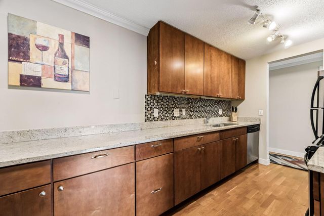 2800 W 44th Street 603, Minneapolis, MN 55410