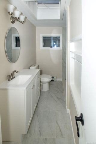 15 E Clearwater Road, Lindenhurst, NY 11757