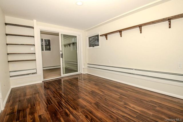 15 E Clearwater Road, Lindenhurst, NY 11757