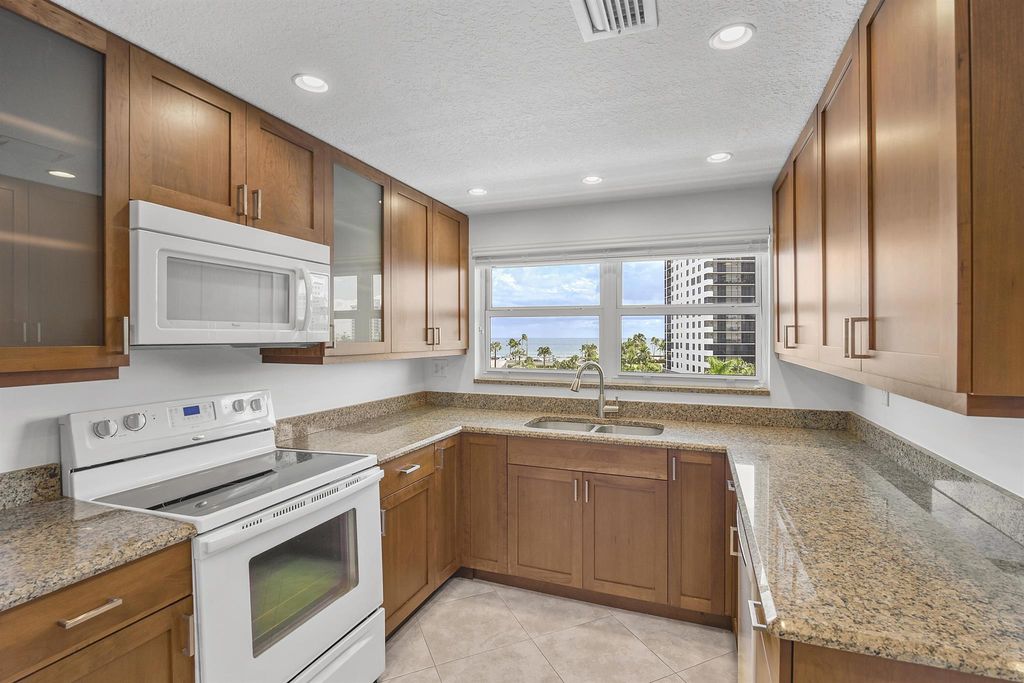 Image 4 of property listing at 3310 S Ocean Boulevard 631d, Highland Beach, FL 33487