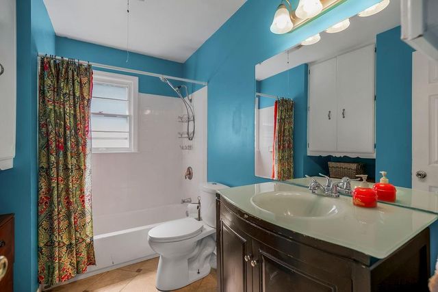 13250 Park Hills Drive, Grandview, MO 64030