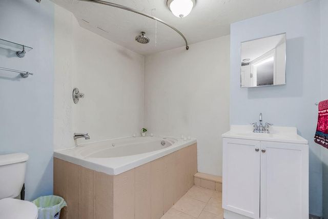 13250 Park Hills Drive, Grandview, MO 64030