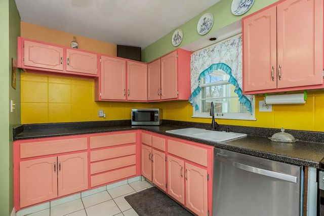 13250 Park Hills Drive, Grandview, MO 64030