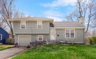 13250 Park Hills Drive, Grandview, MO 64030