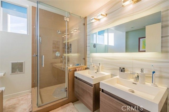 1155 N Brand Boulevard, Glendale, CA 91202