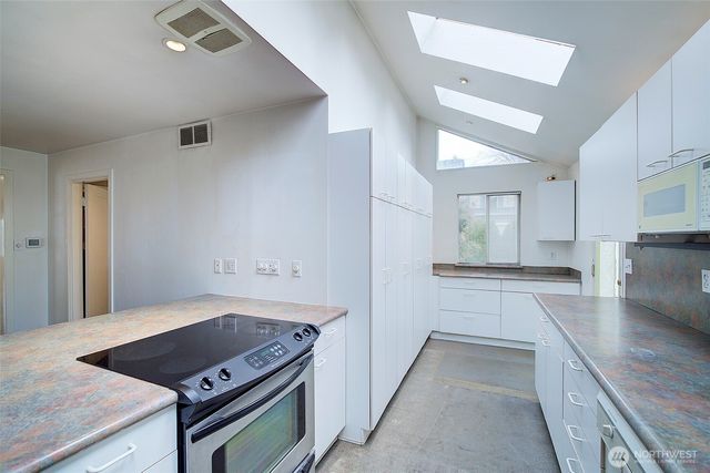 2559 NE 98th Street, Seattle, WA 98115