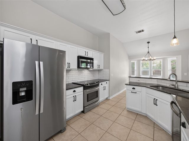 815 Lantana LN, Leander, TX 78641