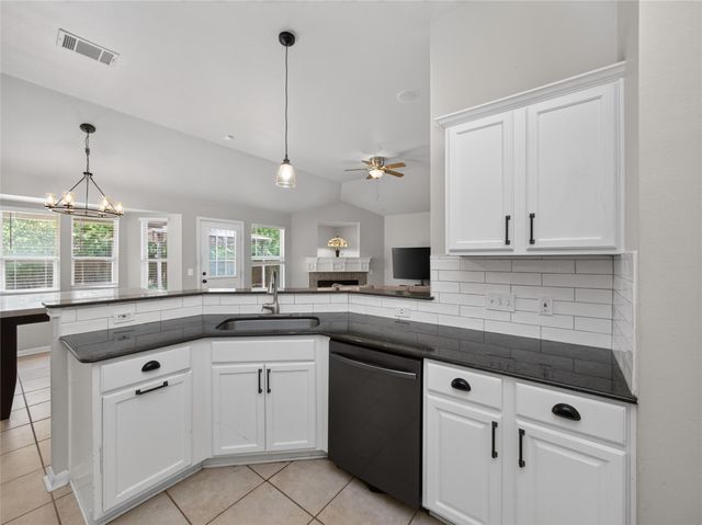 815 Lantana LN, Leander, TX 78641