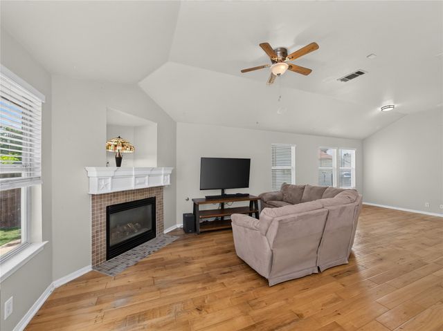 815 Lantana LN, Leander, TX 78641