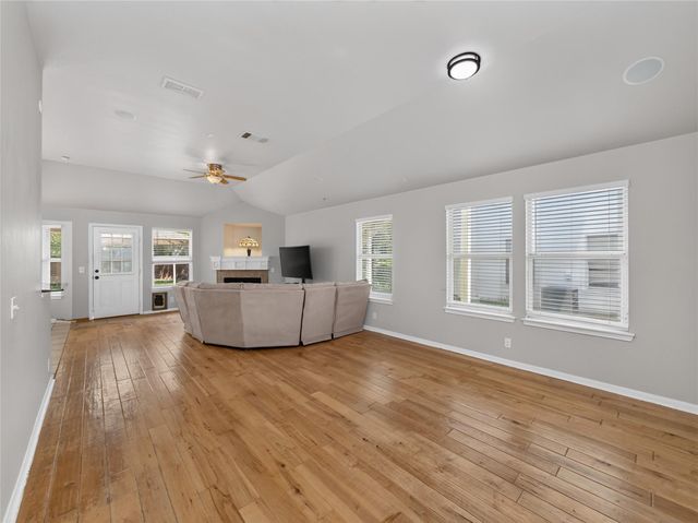 815 Lantana LN, Leander, TX 78641