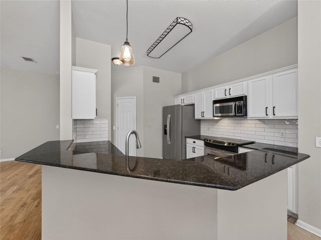 815 Lantana LN, Leander, TX 78641