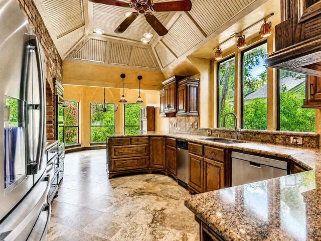 2006 Morning Dew Trail, Norman, OK 73072