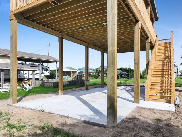 151 Bud Drive, Crystal Beach, TX 77650