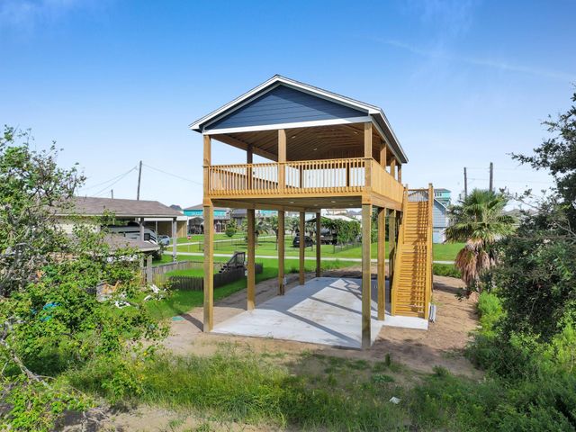 151 Bud Drive, Crystal Beach, TX 77650