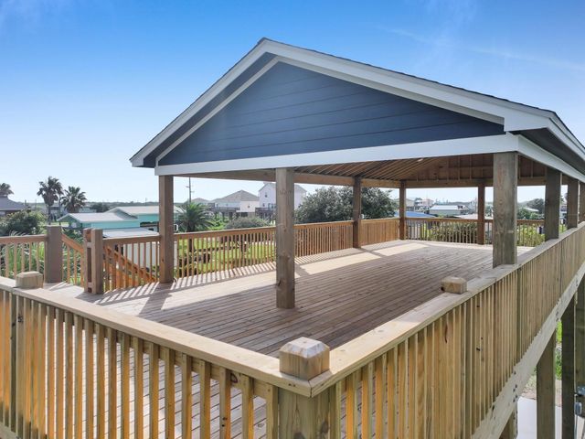 151 Bud Drive, Crystal Beach, TX 77650
