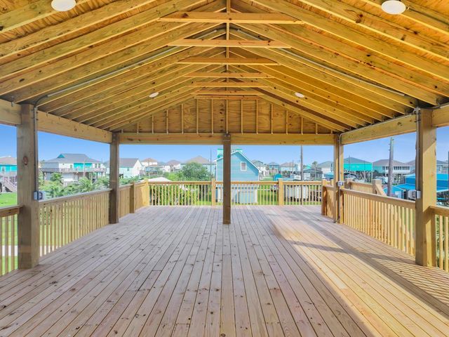 151 Bud Drive, Crystal Beach, TX 77650