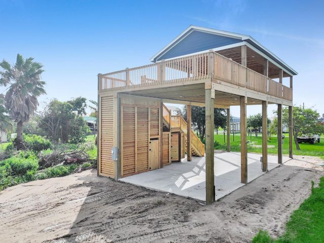 151 Bud Drive, Crystal Beach, TX 77650
