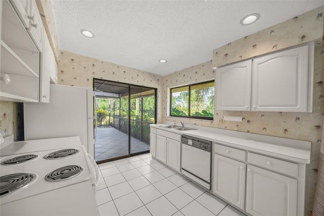4113 CARRIAGE DRIVE 24, Sarasota, FL 34241