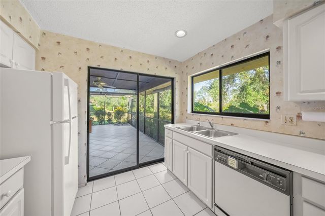 4113 CARRIAGE DRIVE 24, Sarasota, FL 34241