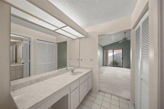 4113 CARRIAGE DRIVE 24, Sarasota, FL 34241