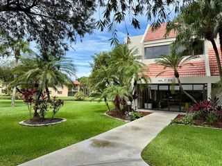 210 Lakeview Dr 102, Weston, FL 33326
