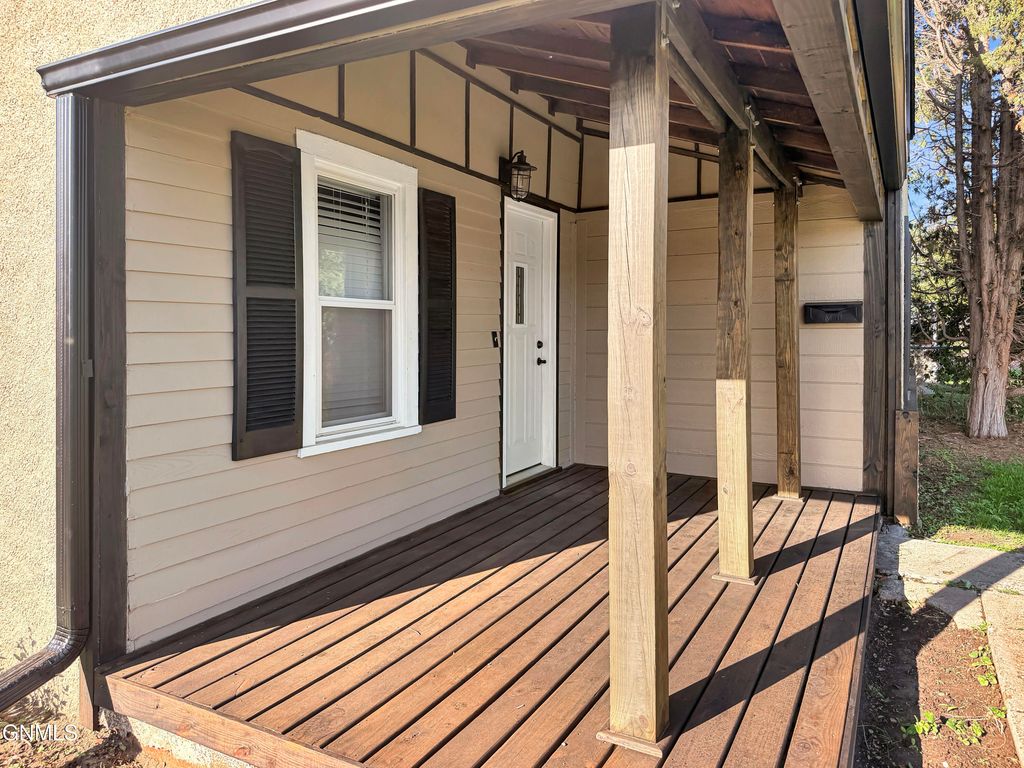 605 W Broadway, Williston, ND 58801 photo 2