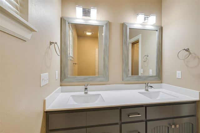 11027 Jeffords Avenue, Choctaw, OK 73020