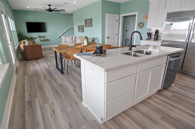 812 S Crystal Beach Road, Crystal Beach, TX 77650