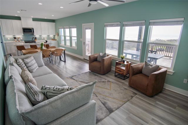 812 S Crystal Beach Road, Crystal Beach, TX 77650