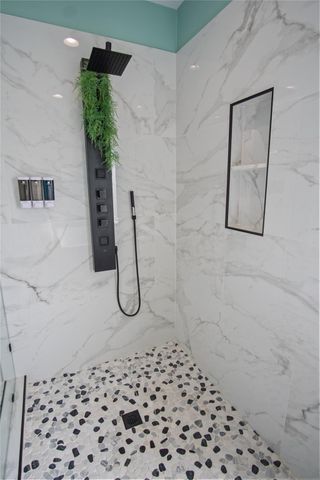 812 S Crystal Beach Road, Crystal Beach, TX 77650