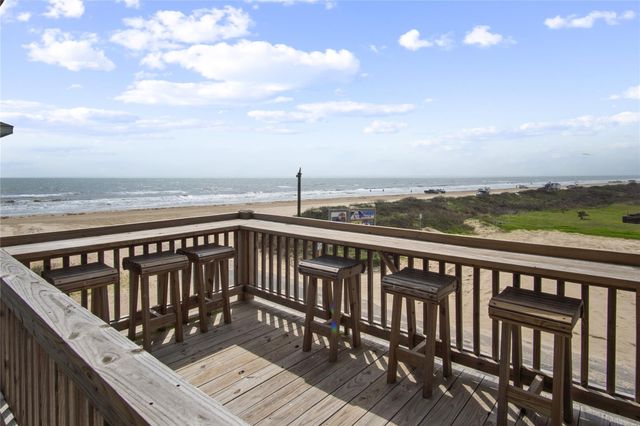 812 S Crystal Beach Road, Crystal Beach, TX 77650
