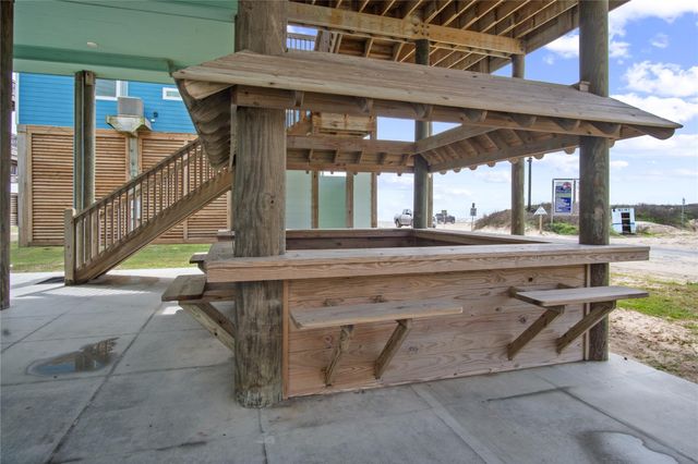 812 S Crystal Beach Road, Crystal Beach, TX 77650